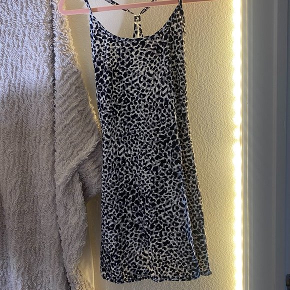 Outdoor Voices "Snow Leopard" Workout Dress - Size Medium - Picture 1 of 5